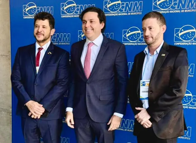 Prefeito Luciano participa de mobilização em Brasília por mais recursos e fortalecimento dos municípios